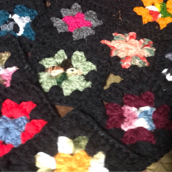 Granny squares Lot Of 30 4 Inch Crocheted Individual Squares Multiple colors NEW - Picture 4 of 11